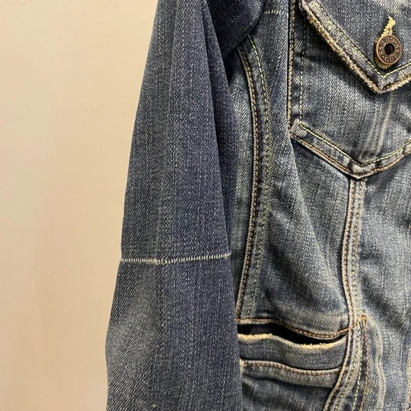 NWT Guess Premium Vintage Wash Embroidered & Stud Embellished Denim Jacket - Picture 5 of 12